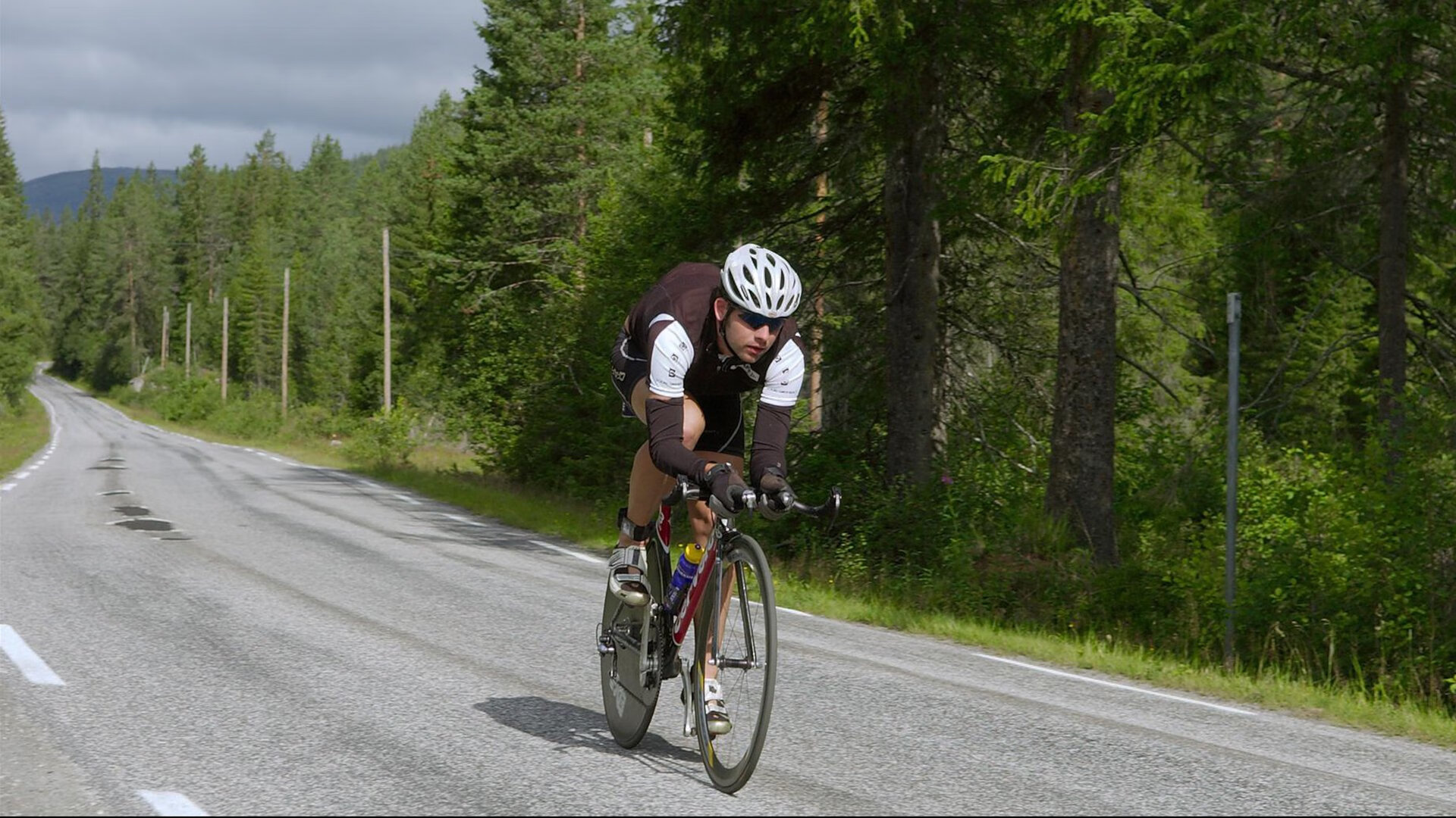 独行侠米切尔，一己之力撕裂广东防线，灰熊深秋夜写下唯一神迹